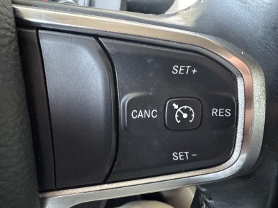 2019 RAM 1500 Laramie Crew Cab 4x4 5'7' Box