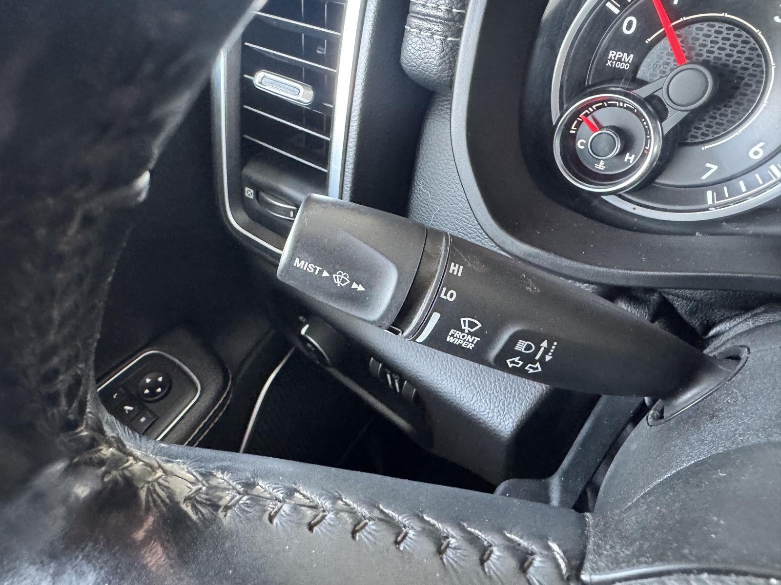 2019 RAM 1500 Laramie Crew Cab 4x4 5'7' Box