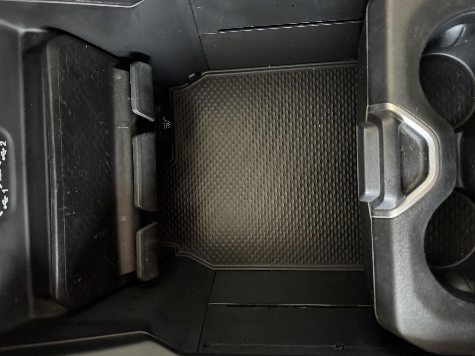 2019 RAM 1500 Laramie Crew Cab 4x4 5'7' Box