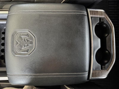 2019 RAM 1500 Laramie Crew Cab 4x4 5'7' Box