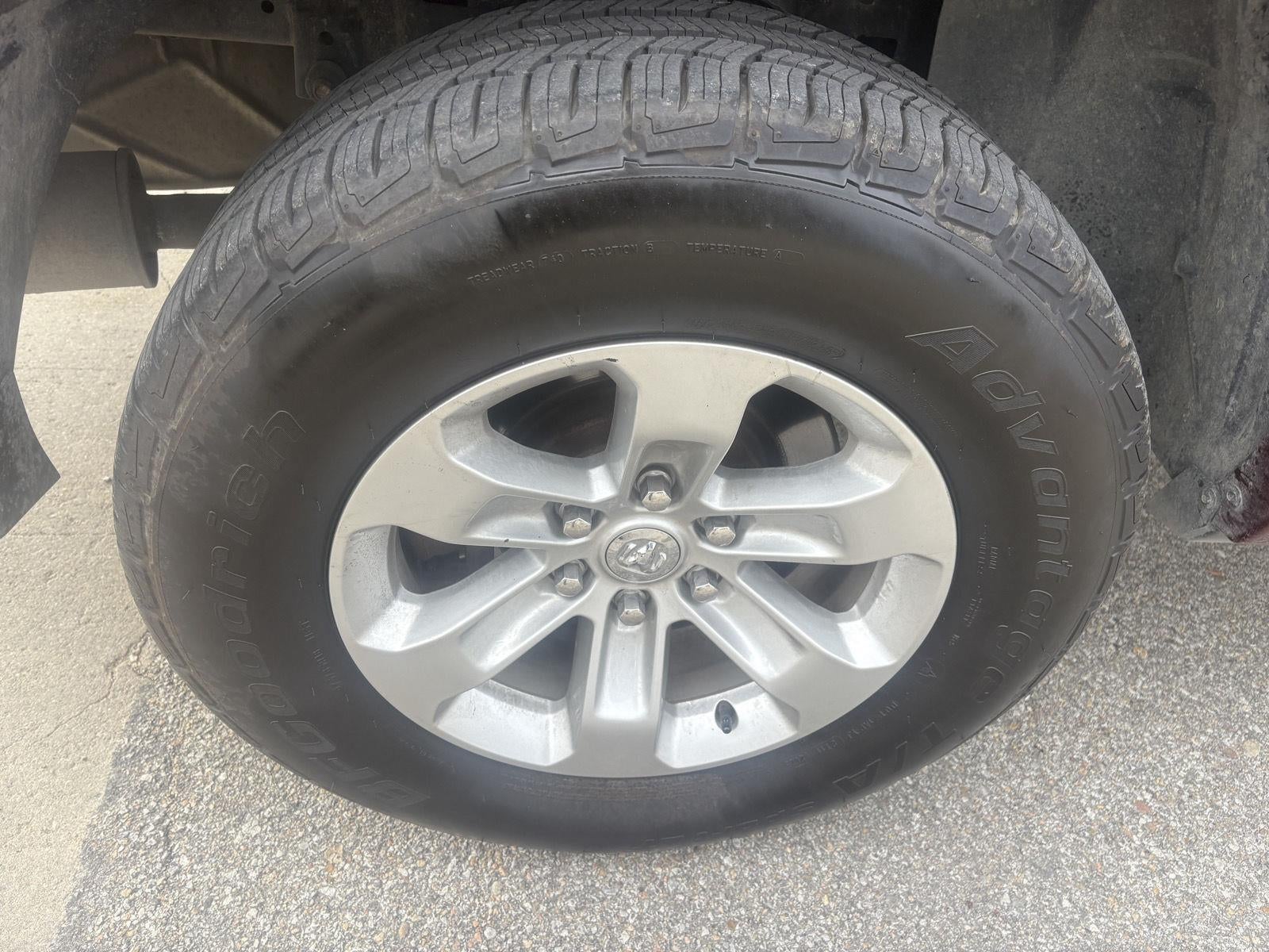 2019 RAM 1500 Laramie Crew Cab 4x4 5'7' Box