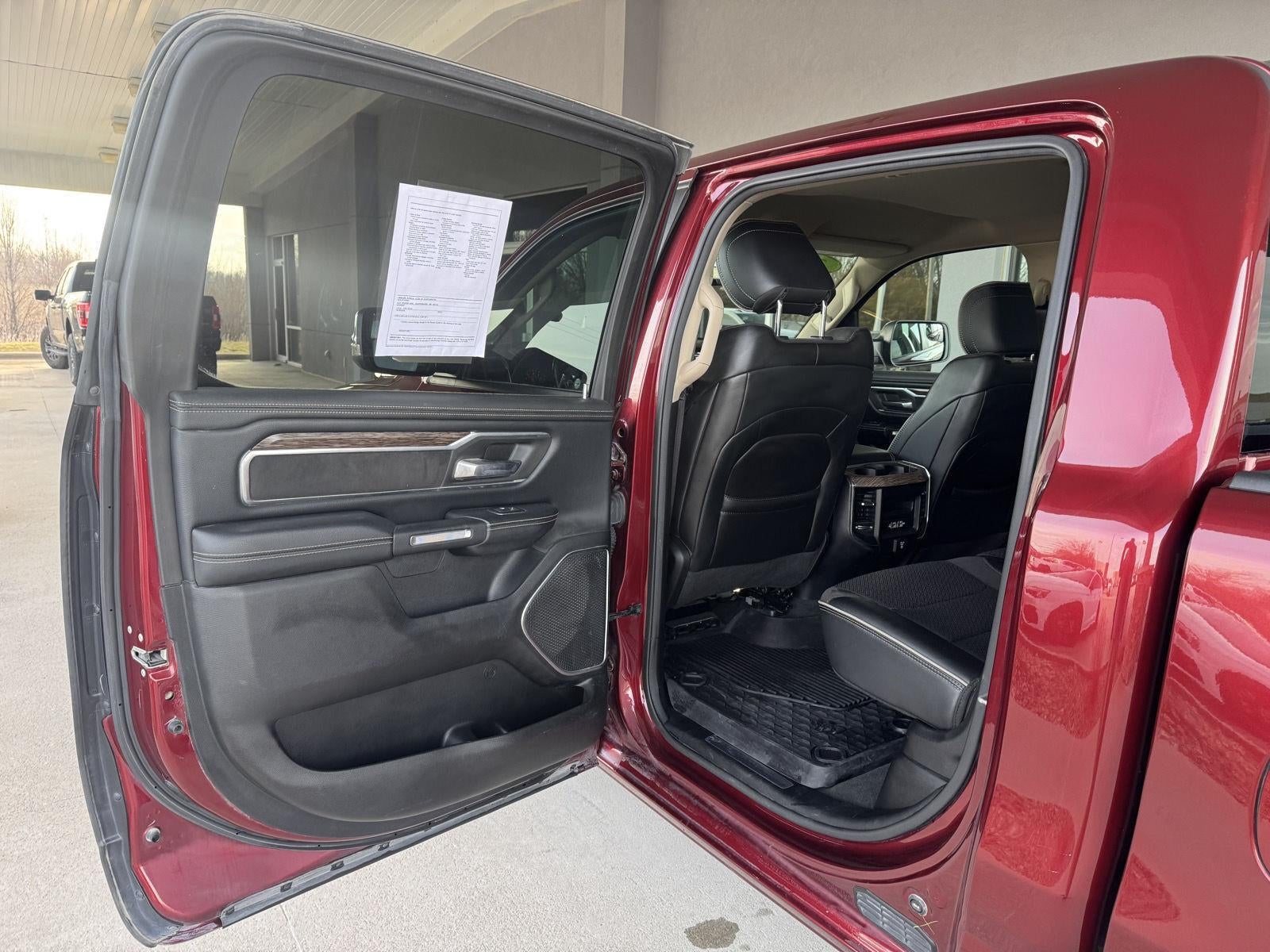 2019 RAM 1500 Laramie Crew Cab 4x4 5'7' Box