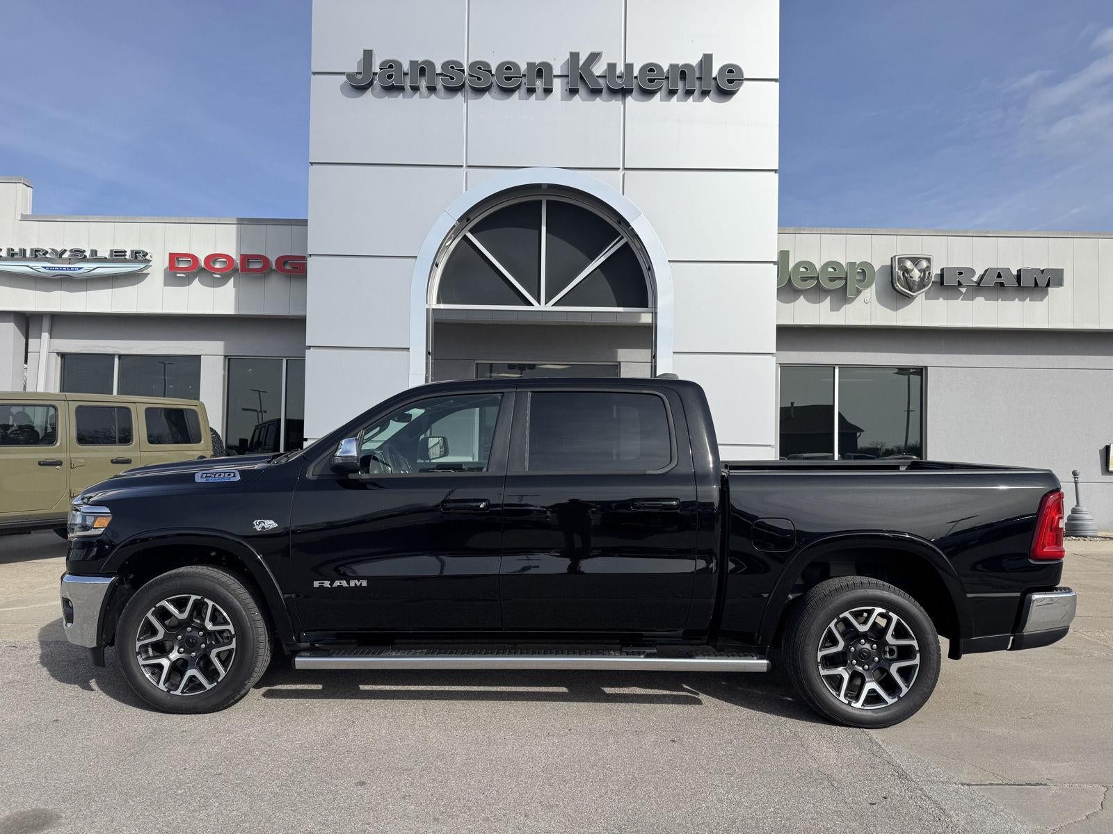 2026 RAM Ram 1500 RAM 1500 LARAMIE CREW CAB 4X4 5'7' BOX