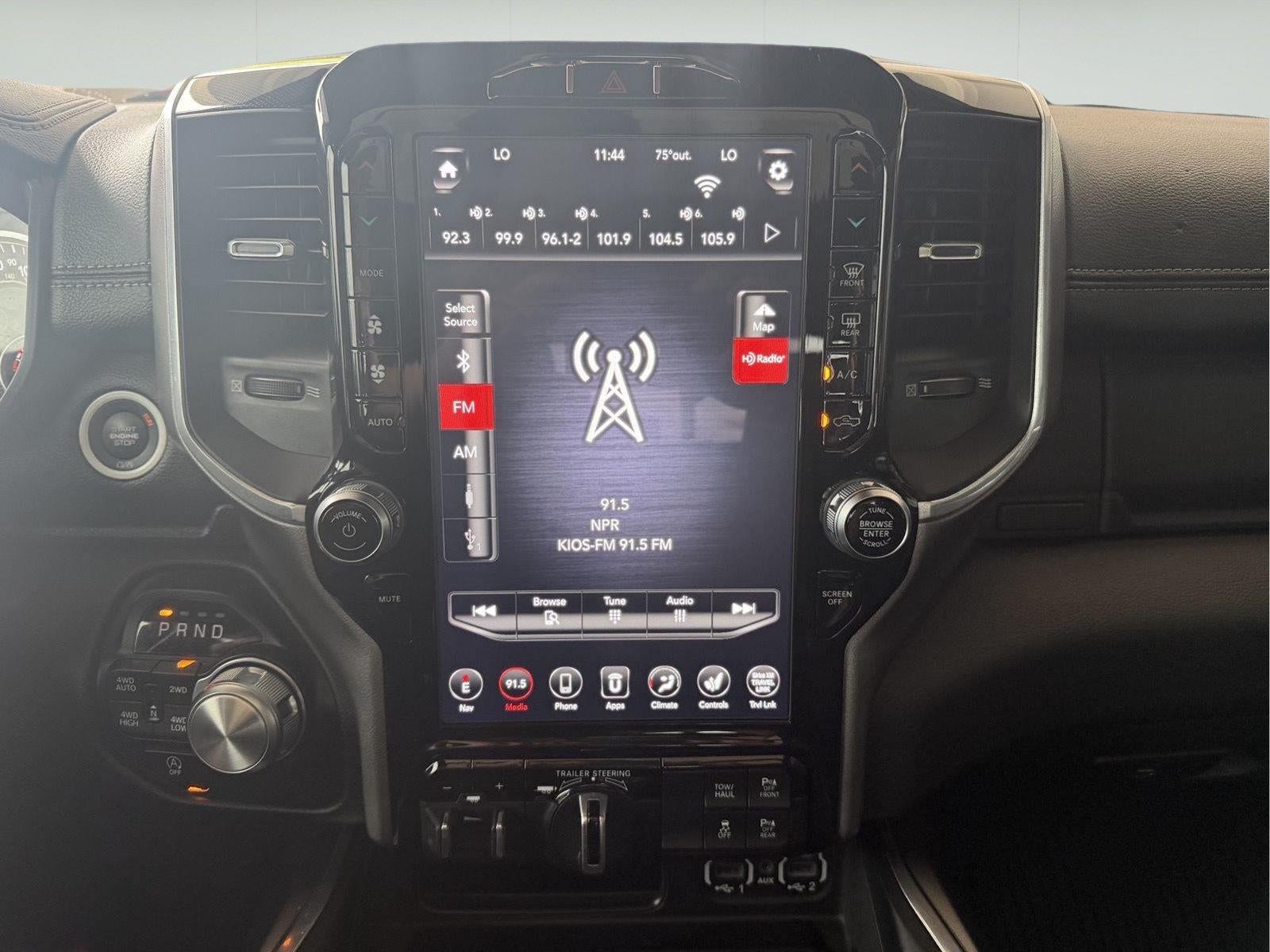 2021 RAM 1500 Laramie Crew Cab 4x4 5'7' Box