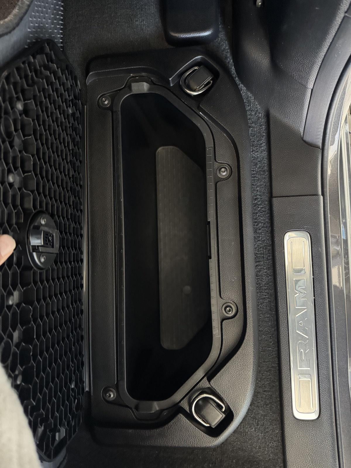 2022 RAM 1500 Laramie Crew Cab 4x4 5'7' Box