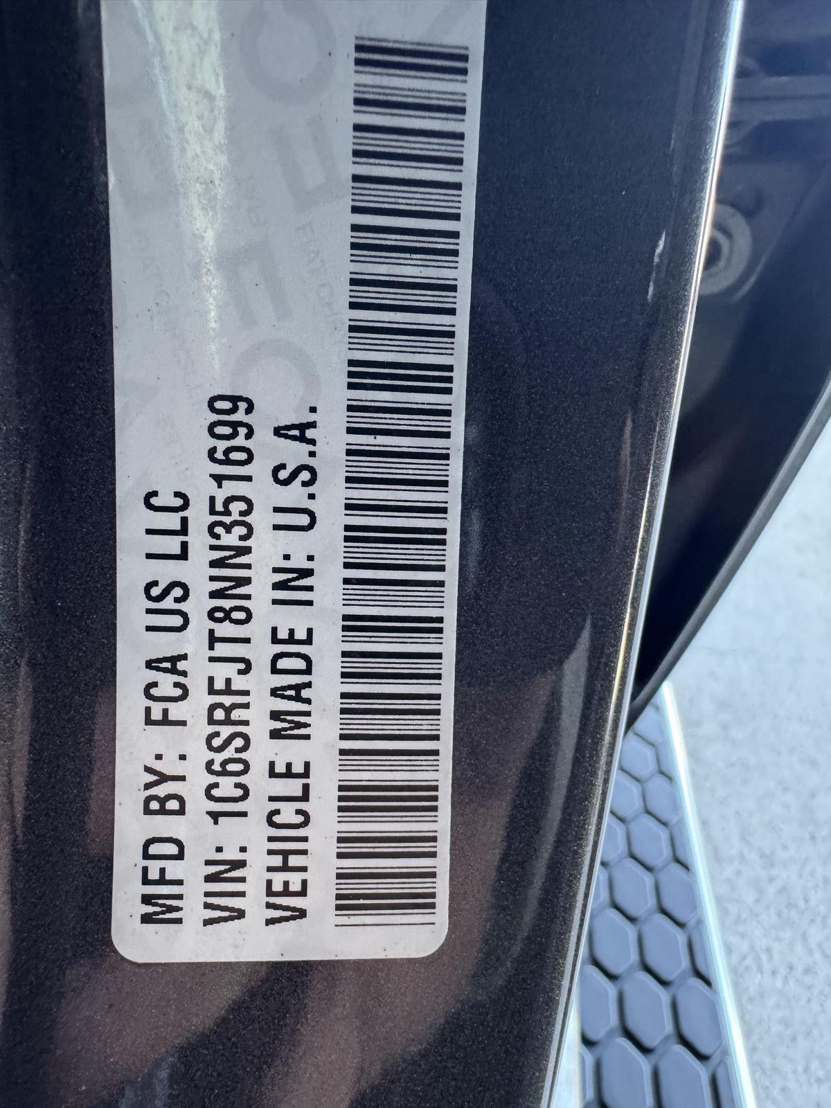 2022 RAM 1500 Laramie Crew Cab 4x4 5'7' Box