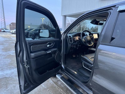 2022 RAM 1500 Laramie Crew Cab 4x4 5'7' Box