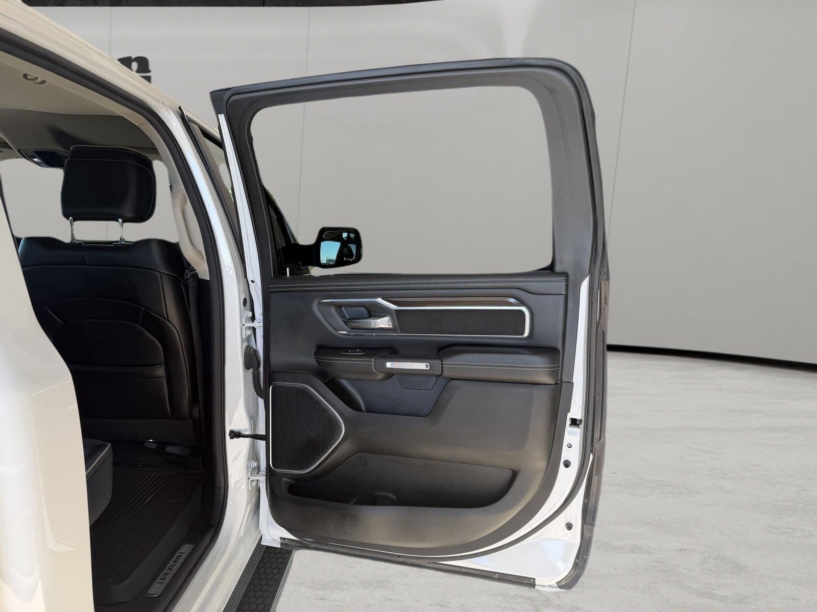 2022 RAM 1500 Laramie Crew Cab 4x4 5'7' Box