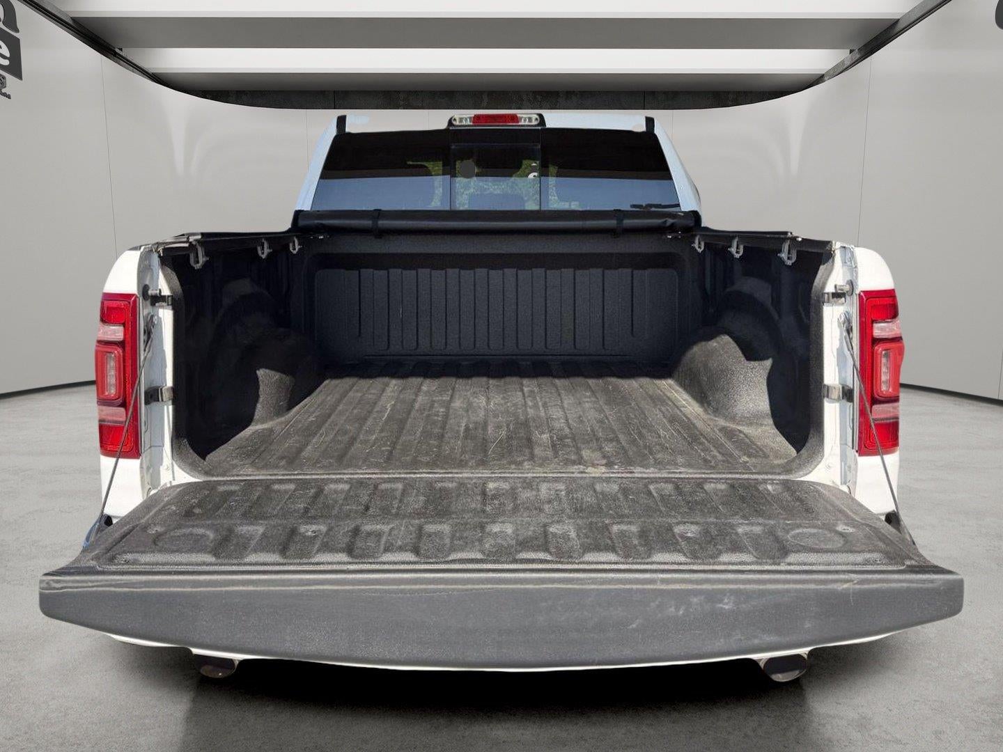 2022 RAM 1500 Laramie Crew Cab 4x4 5'7' Box