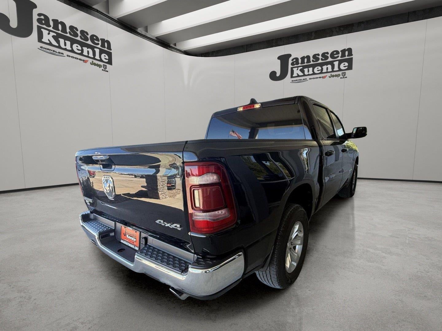 2024 RAM 1500 Laramie Crew Cab 4x4 5'7' Box