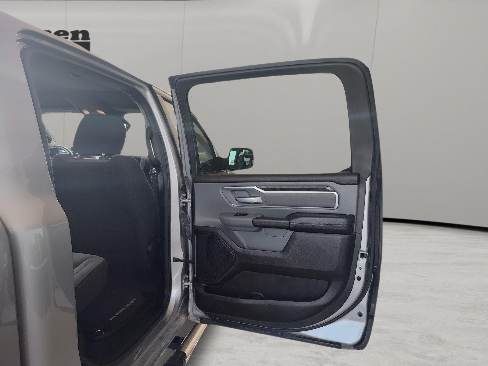 2022 RAM 1500 Big Horn Crew Cab 4x4 6'4' Box