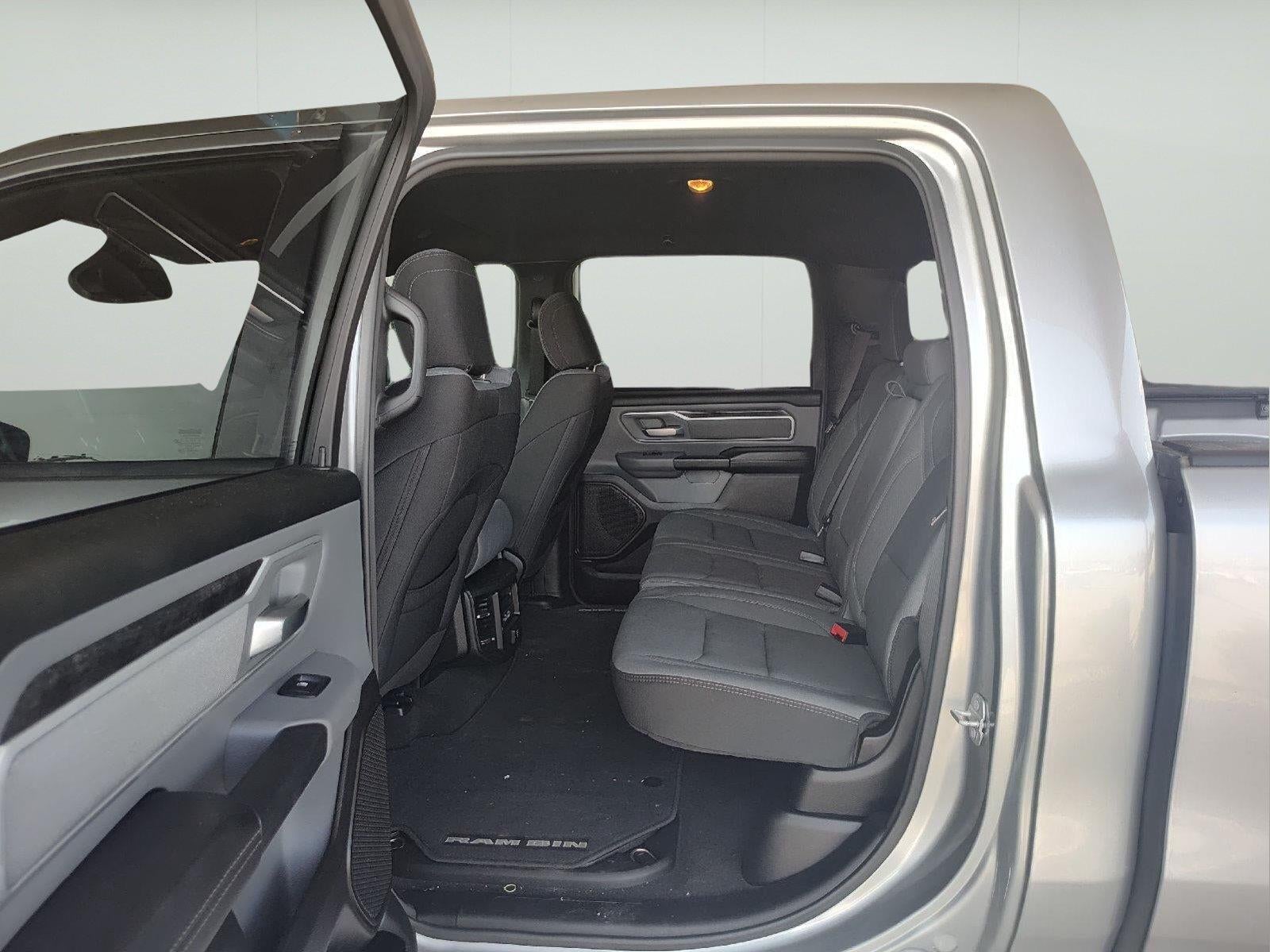 2022 RAM 1500 Big Horn Crew Cab 4x4 6'4' Box