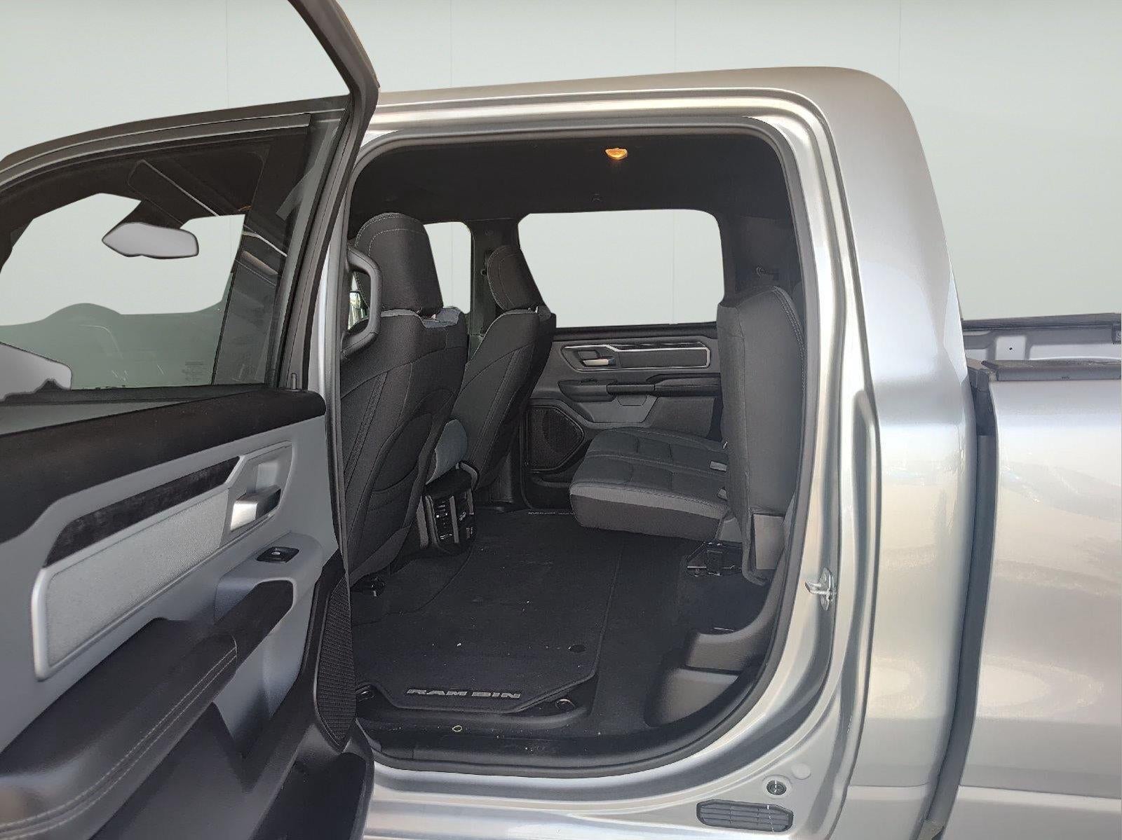 2022 RAM 1500 Big Horn Crew Cab 4x4 6'4' Box