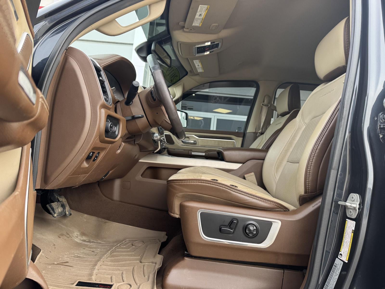 2019 RAM 1500 Laramie Crew Cab 4x4 6'4' Box