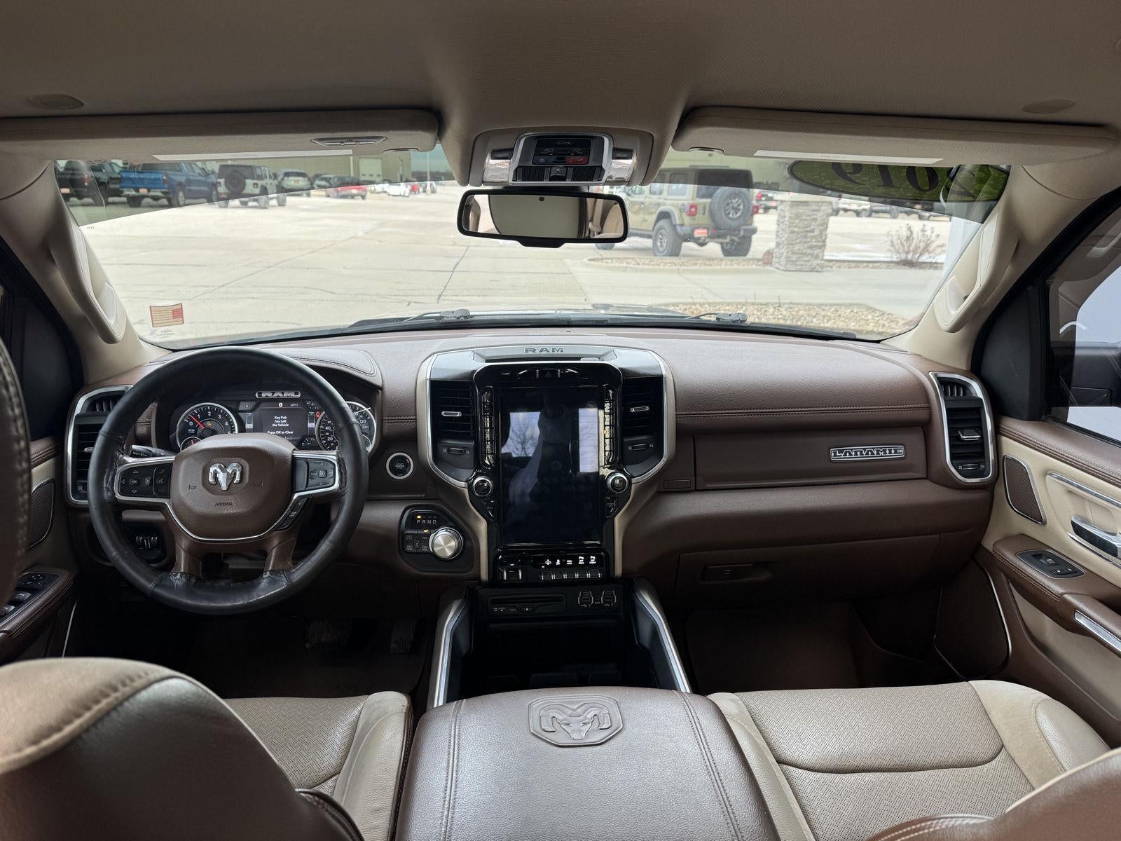 2019 RAM 1500 Laramie Crew Cab 4x4 6'4' Box