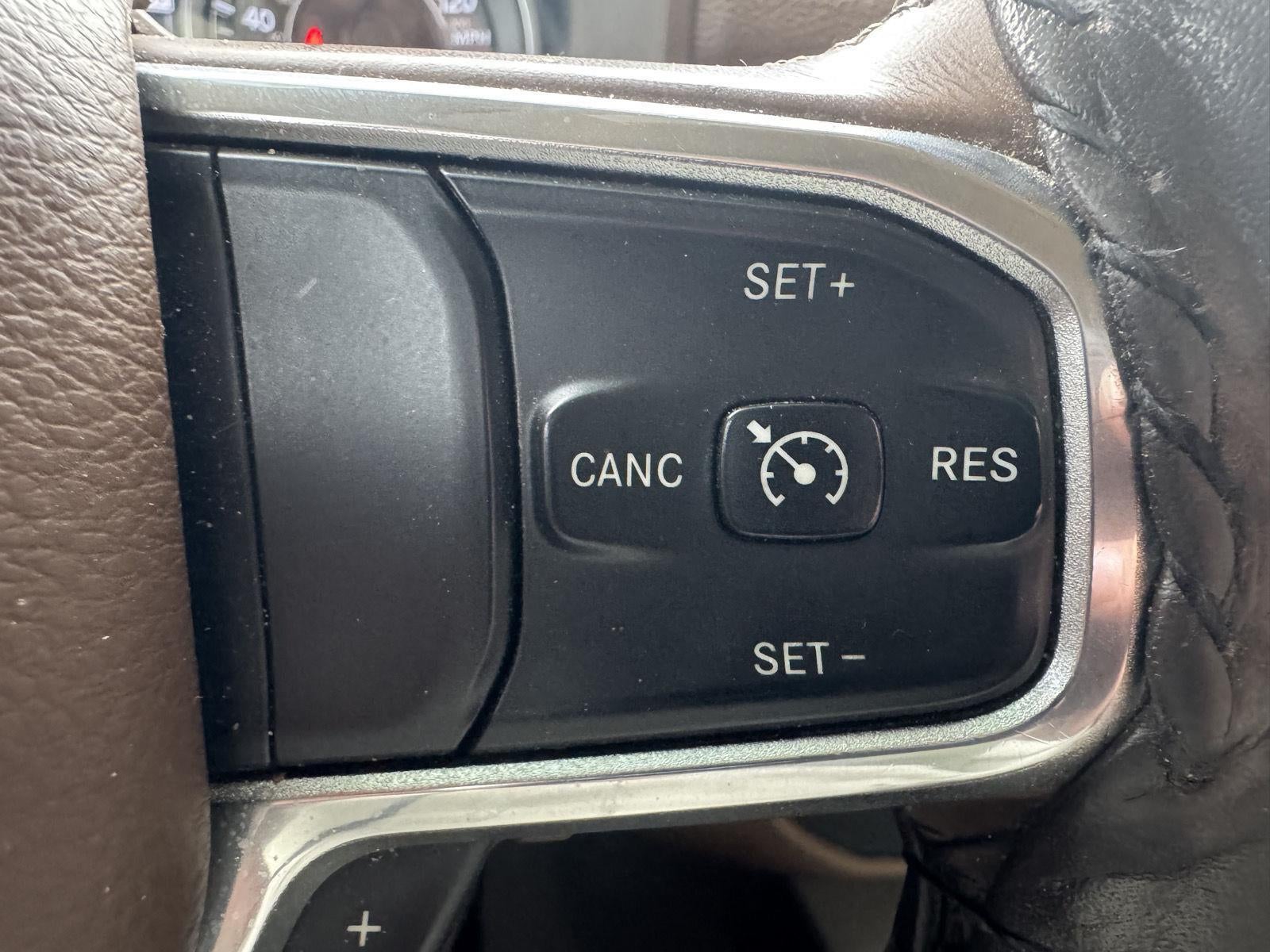 2019 RAM 1500 Laramie Crew Cab 4x4 6'4' Box