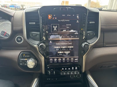 2019 RAM 1500 Laramie Crew Cab 4x4 6'4' Box