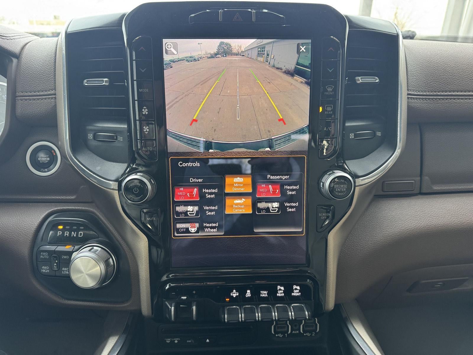 2019 RAM 1500 Laramie Crew Cab 4x4 6'4' Box