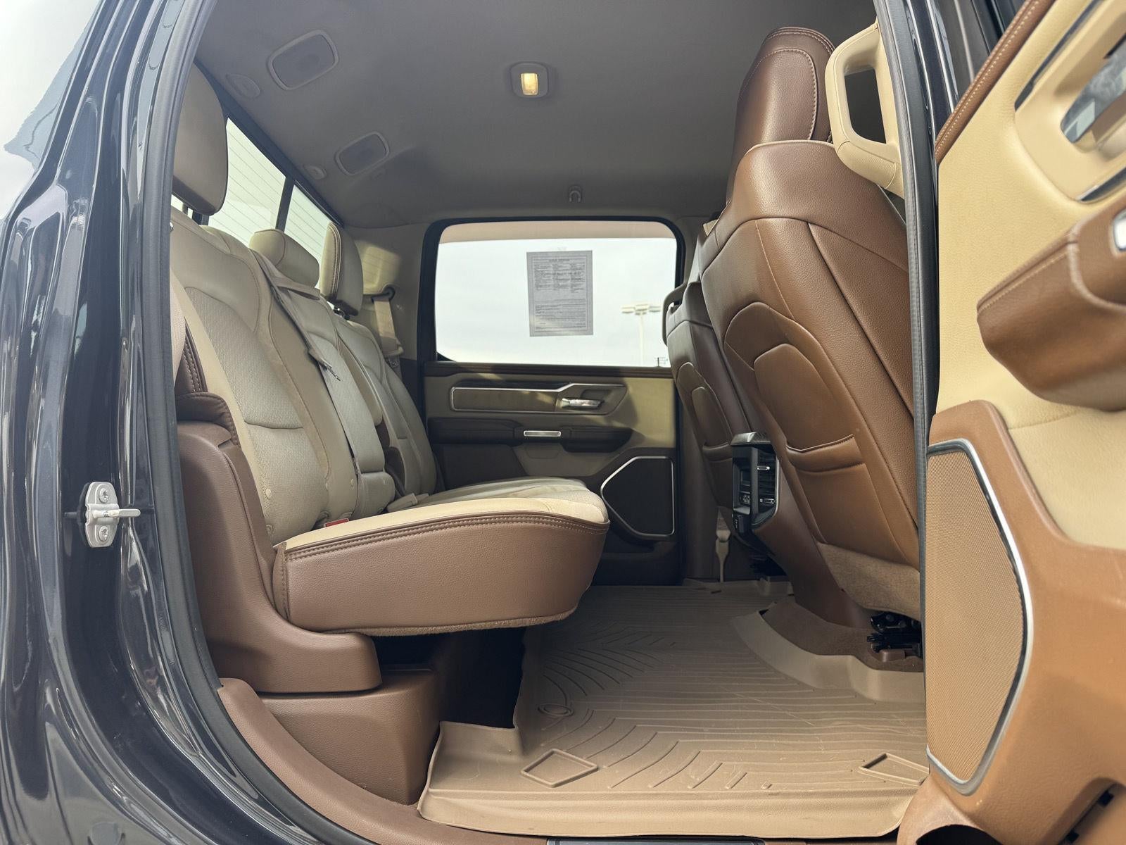 2019 RAM 1500 Laramie Crew Cab 4x4 6'4' Box