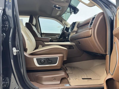 2019 RAM 1500 Laramie Crew Cab 4x4 6'4' Box