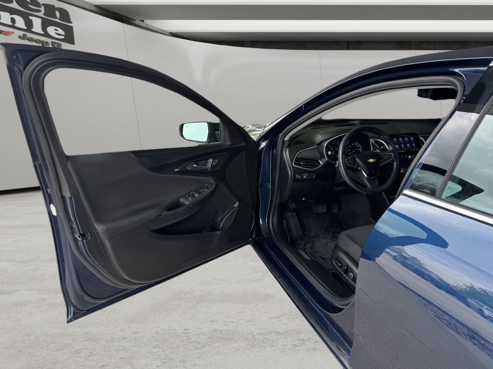 2021 Chevrolet Malibu FWD LT