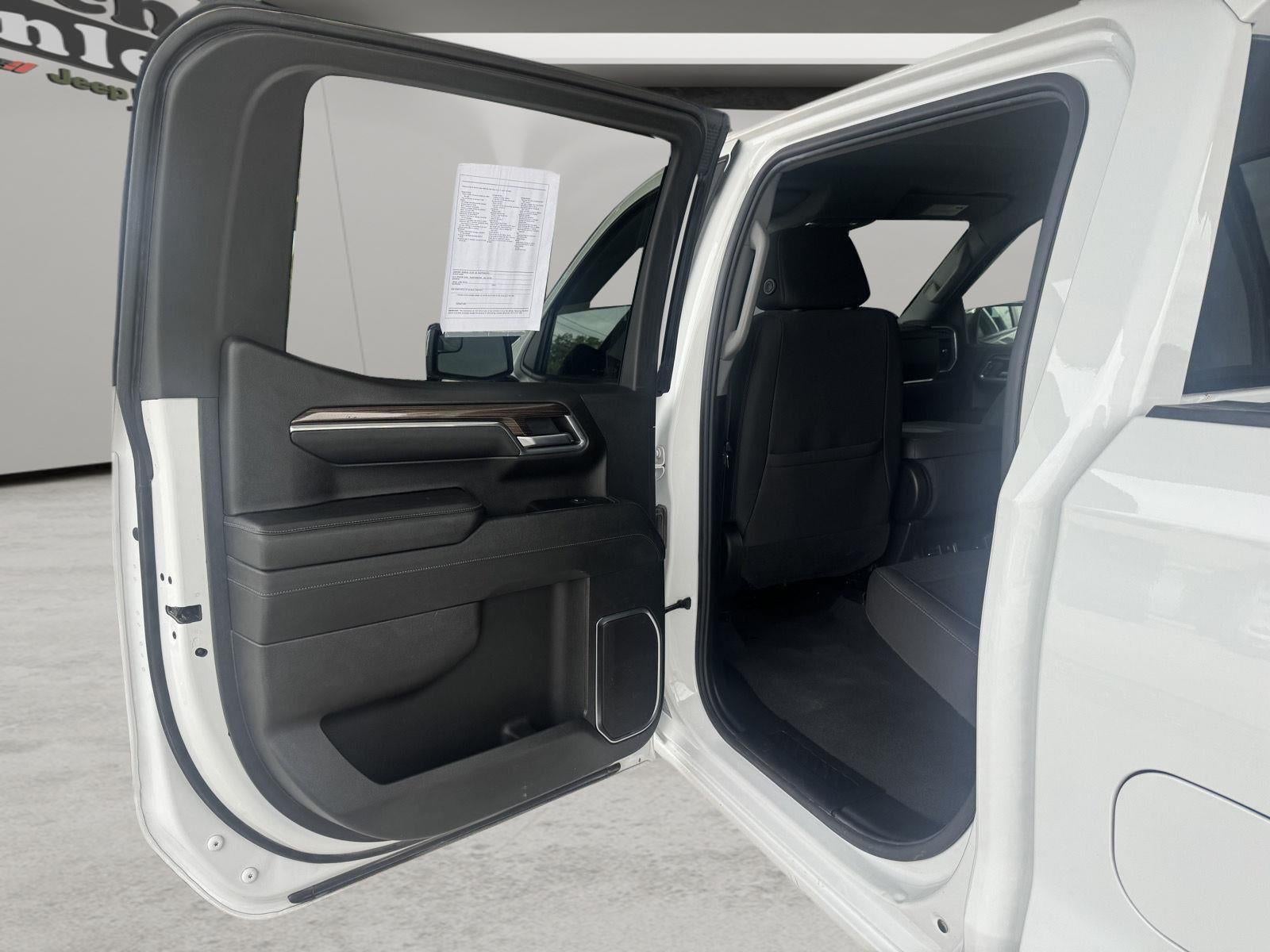 2023 Chevrolet Silverado 1500 4WD Crew Cab Standard Bed LT