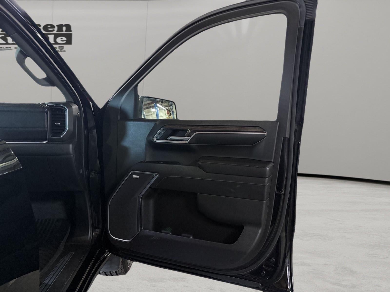 2022 Chevrolet Silverado 1500 4WD Crew Cab Short Bed LTZ