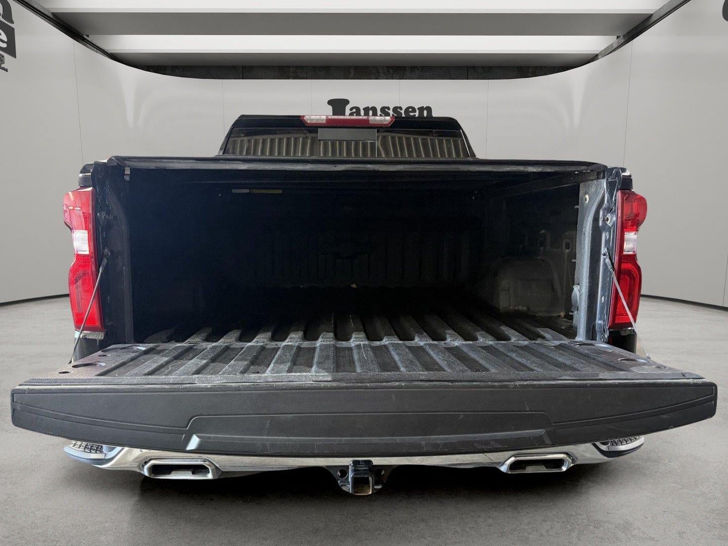 2022 Chevrolet Silverado 1500 4WD Crew Cab Short Bed LTZ