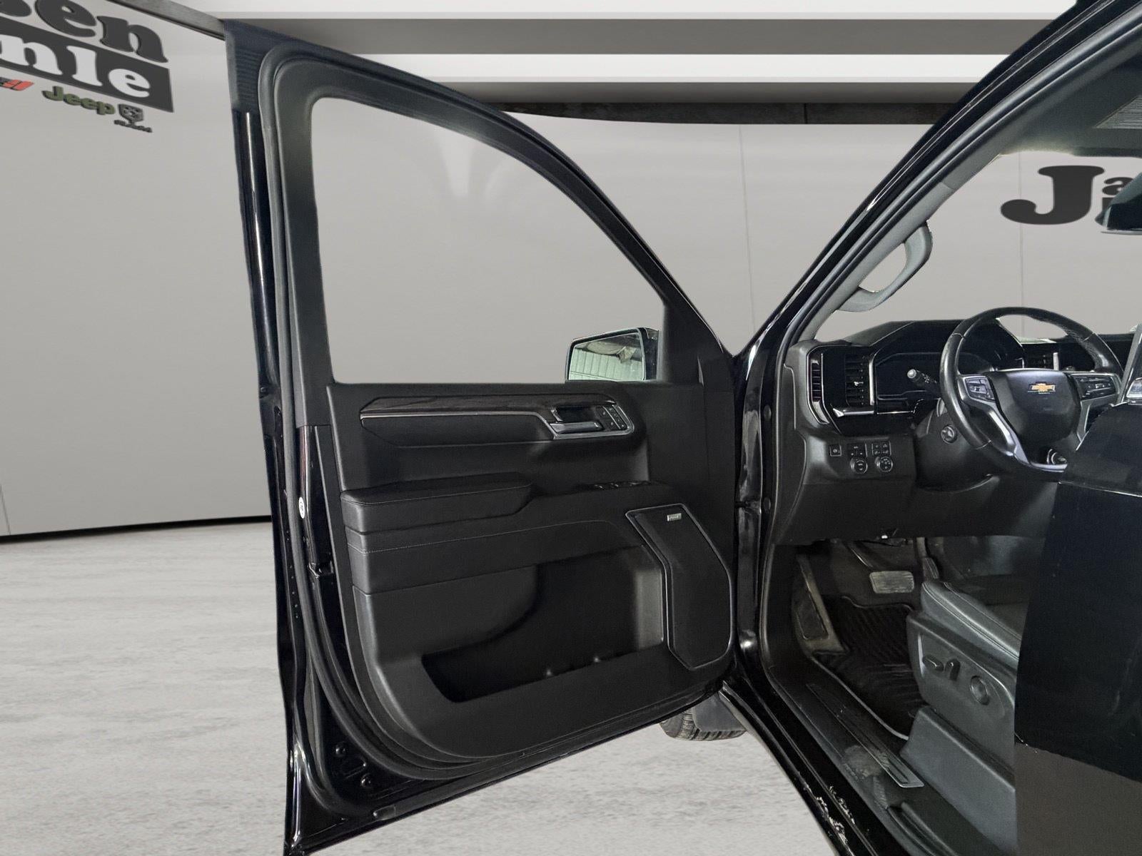 2022 Chevrolet Silverado 1500 4WD Crew Cab Short Bed LTZ
