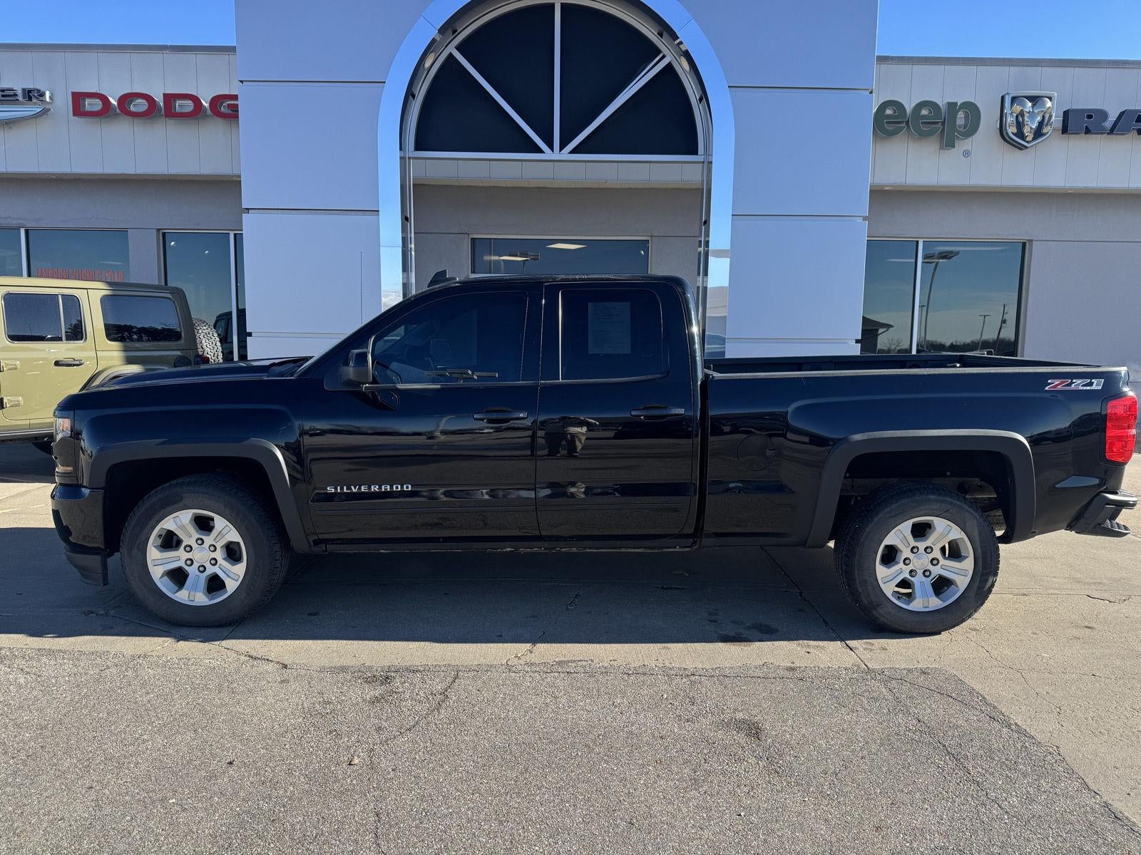 2017 Chevrolet Silverado 1500 2LT