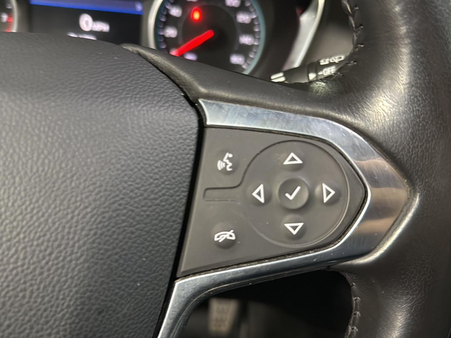 2020 Chevrolet Traverse AWD LT Cloth