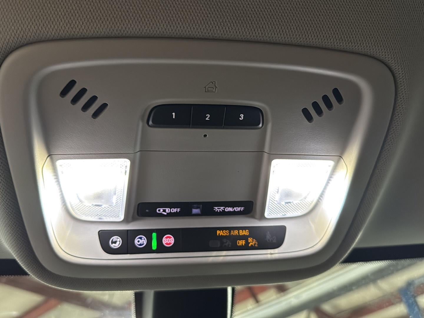 2020 Chevrolet Traverse AWD LT Cloth