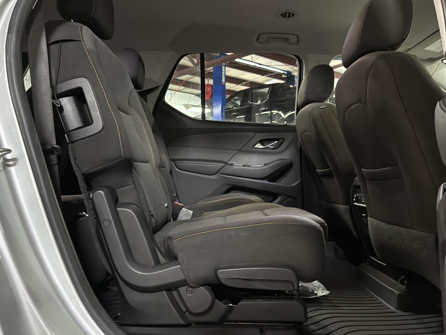 2020 Chevrolet Traverse AWD LT Cloth