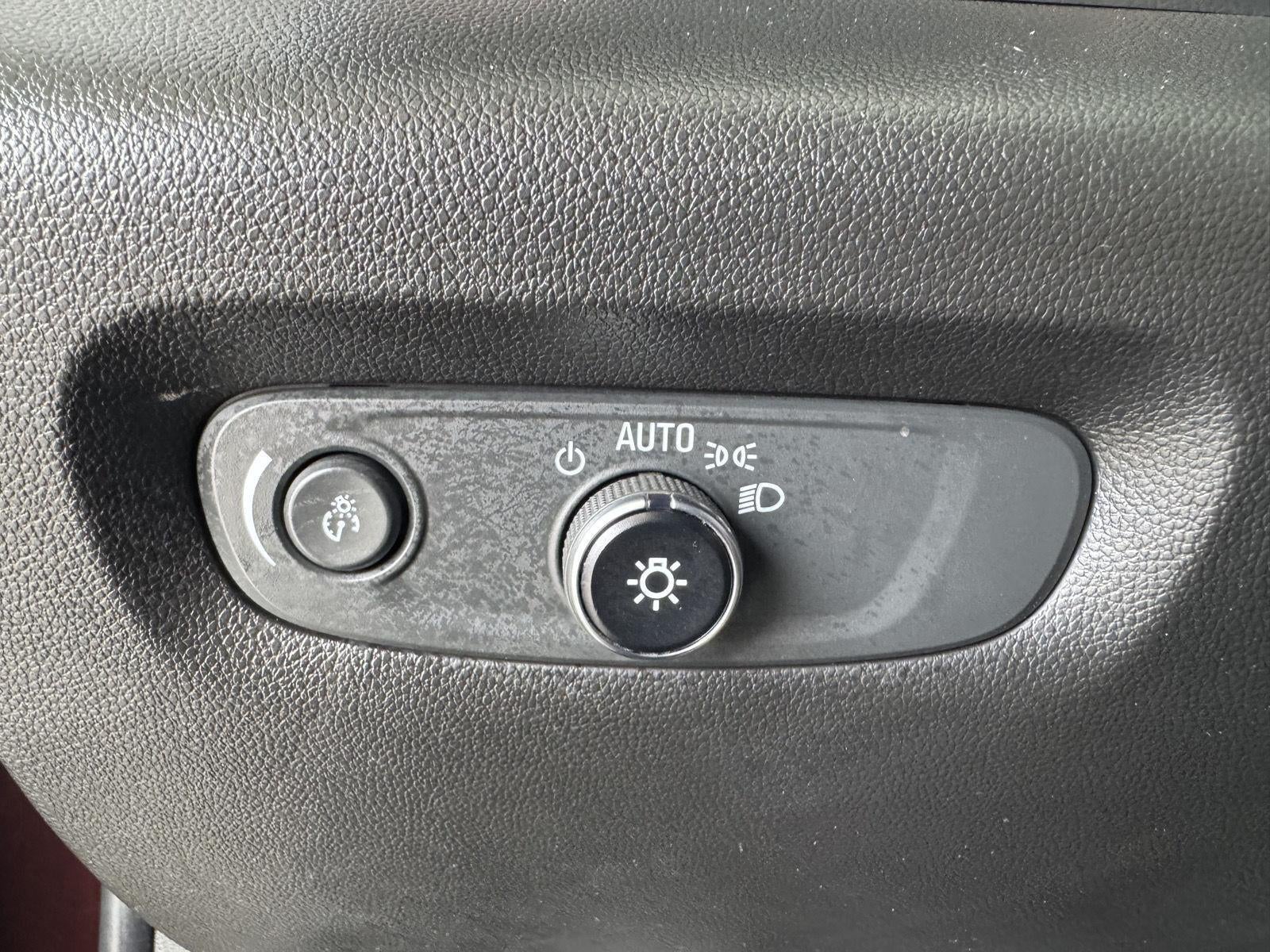 2023 Chevrolet Traverse AWD LT Cloth