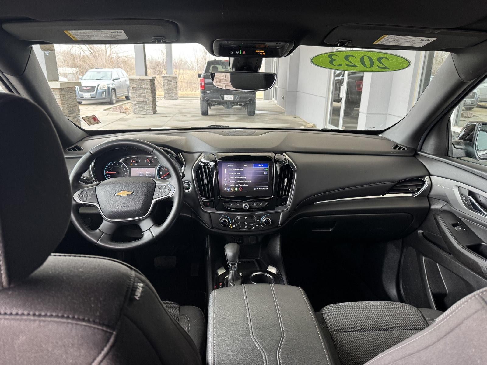 2023 Chevrolet Traverse AWD LT Cloth