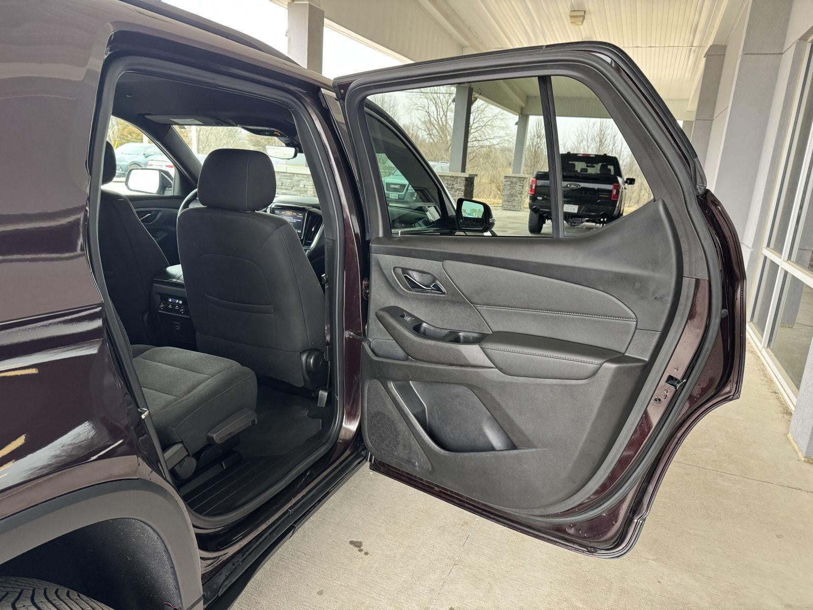 2023 Chevrolet Traverse AWD LT Cloth