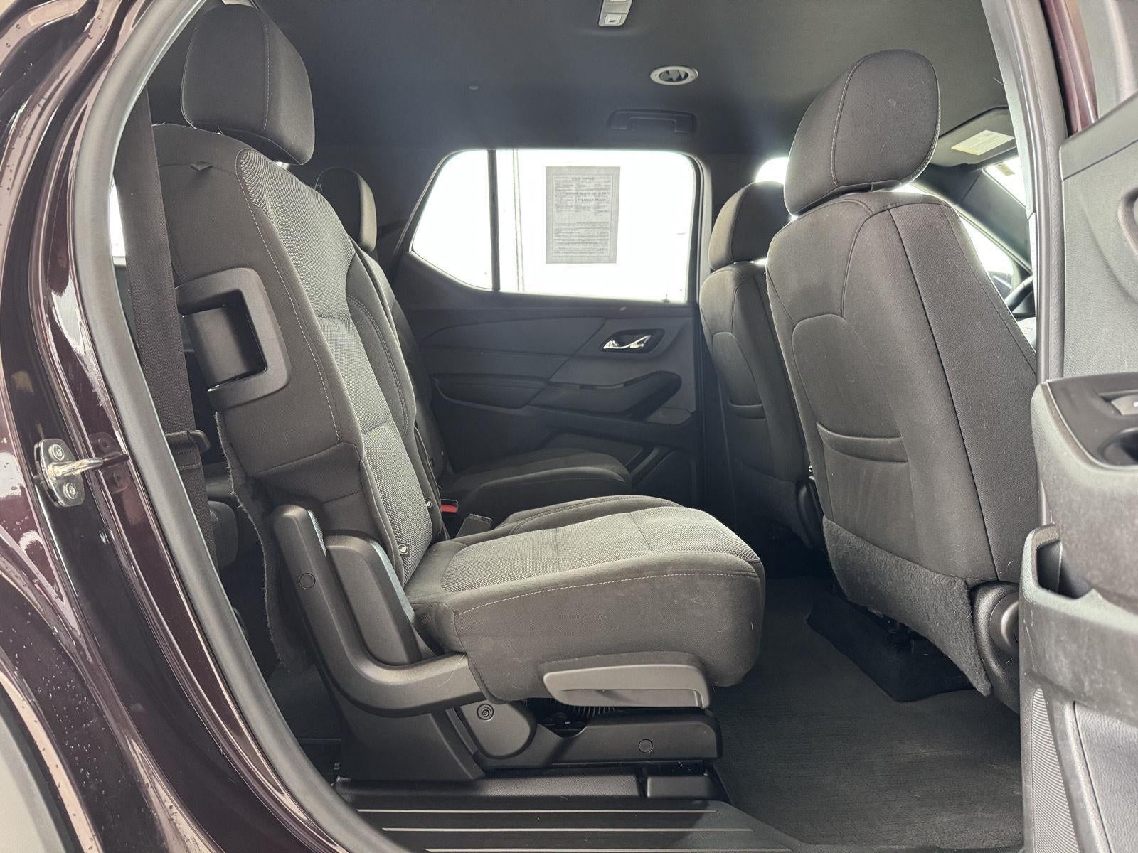 2023 Chevrolet Traverse AWD LT Cloth