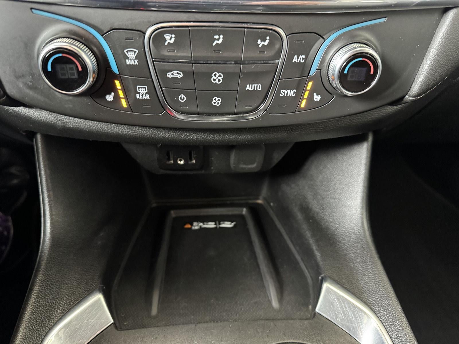 2023 Chevrolet Traverse AWD LT Cloth