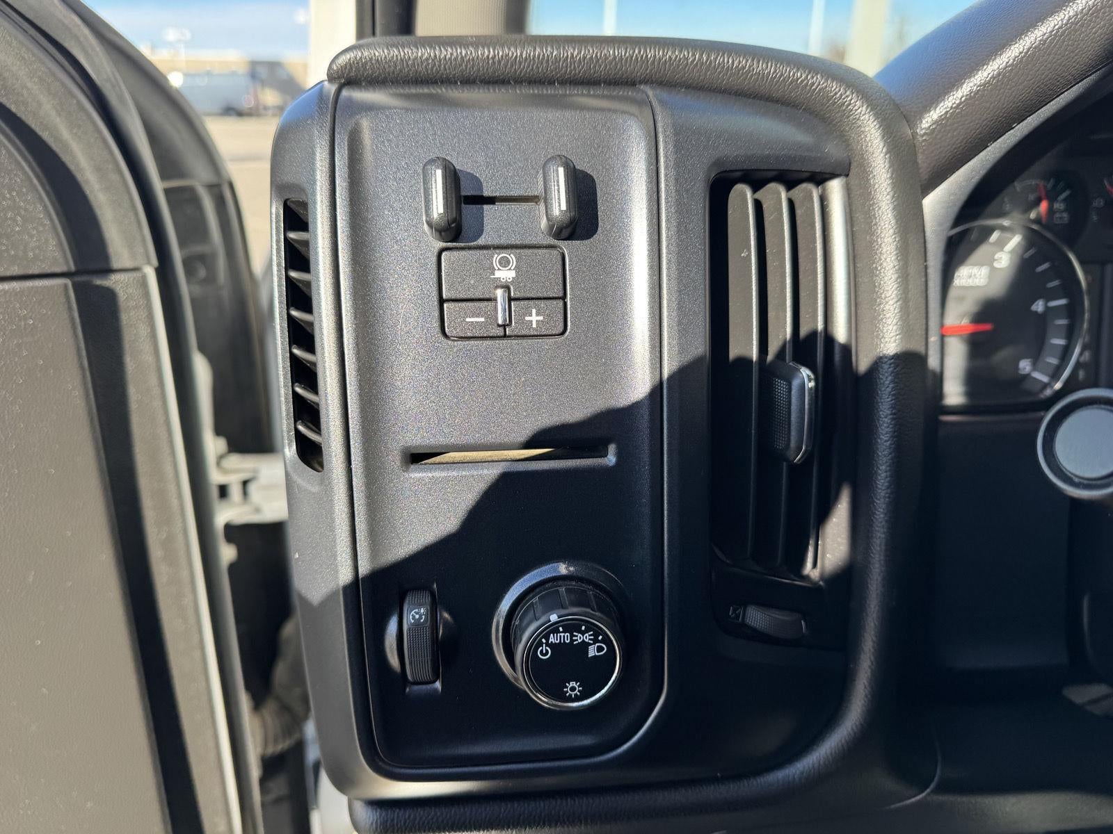 2016 GMC Sierra 2500HD 4WD Reg Cab 133.6'