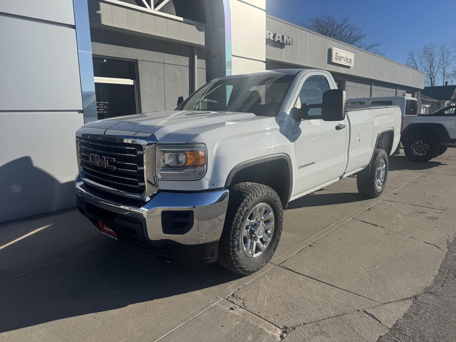 2016 GMC Sierra 2500HD 4WD Reg Cab 133.6'