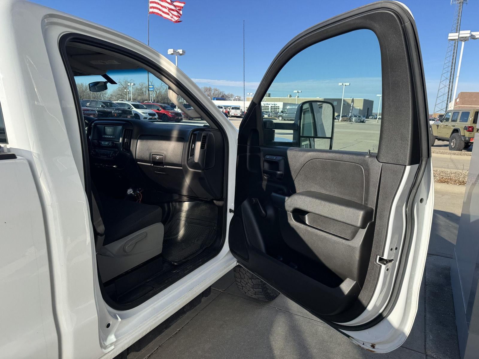 2016 GMC Sierra 2500HD 4WD Reg Cab 133.6'