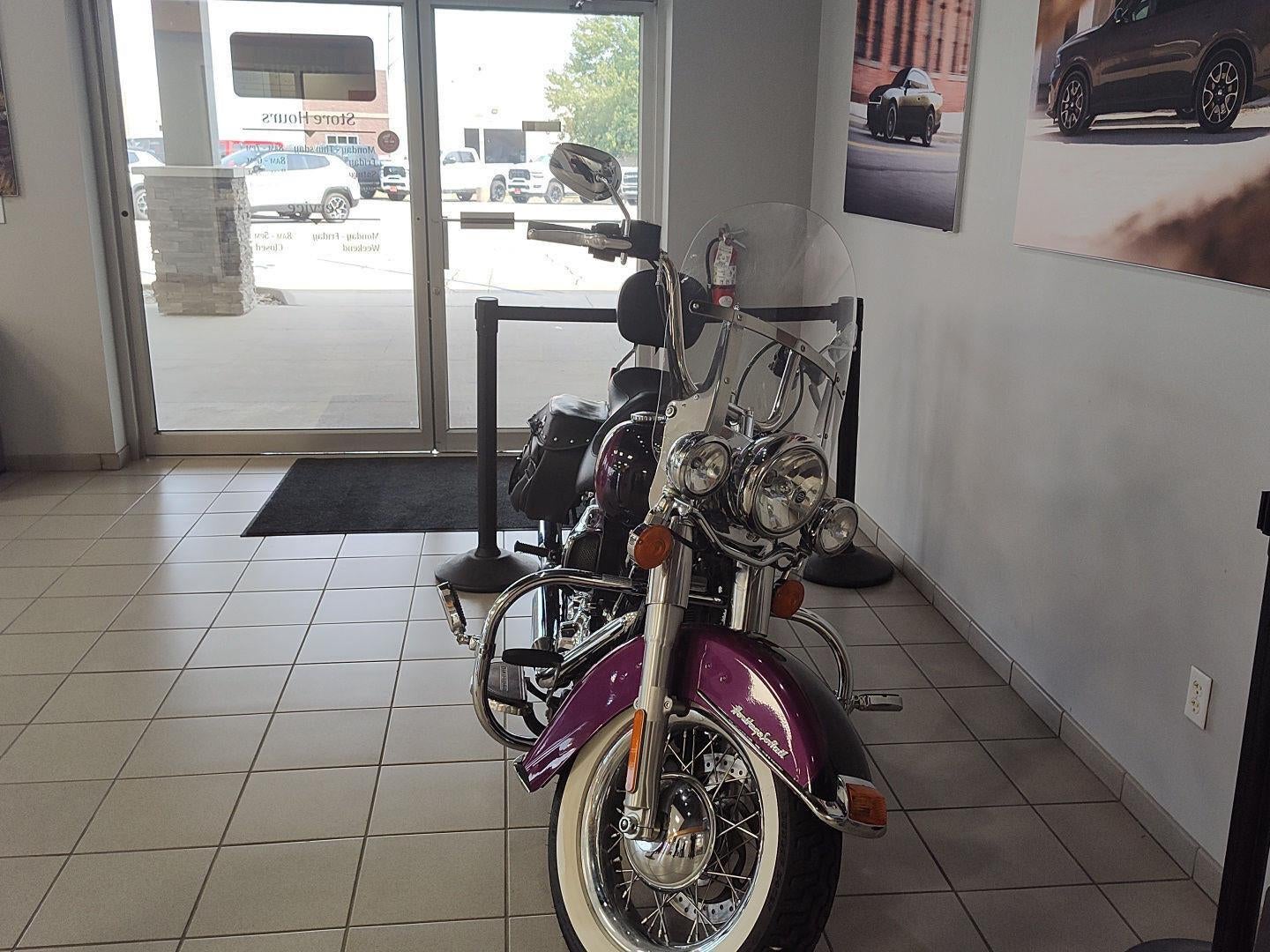 2016 Harley-Davidson Heritage Softail Classic Base