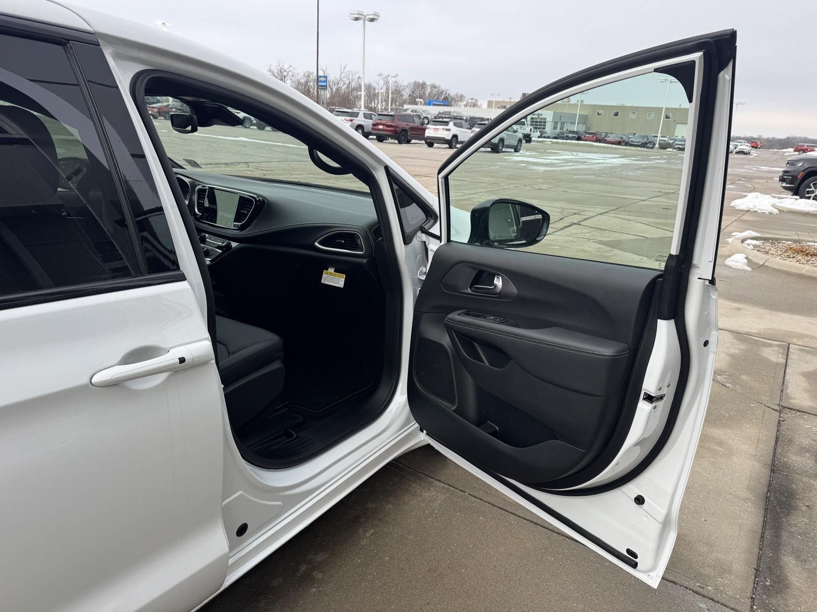 2026 Chrysler Pacifica PACIFICA SELECT