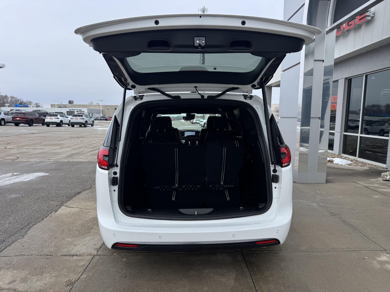 2026 Chrysler Pacifica PACIFICA SELECT