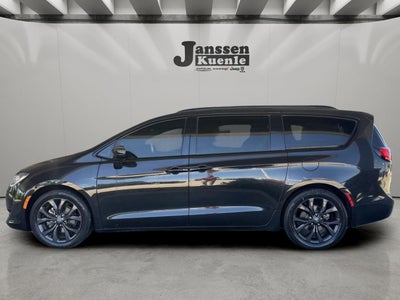 2019 Chrysler Pacifica Touring L Plus