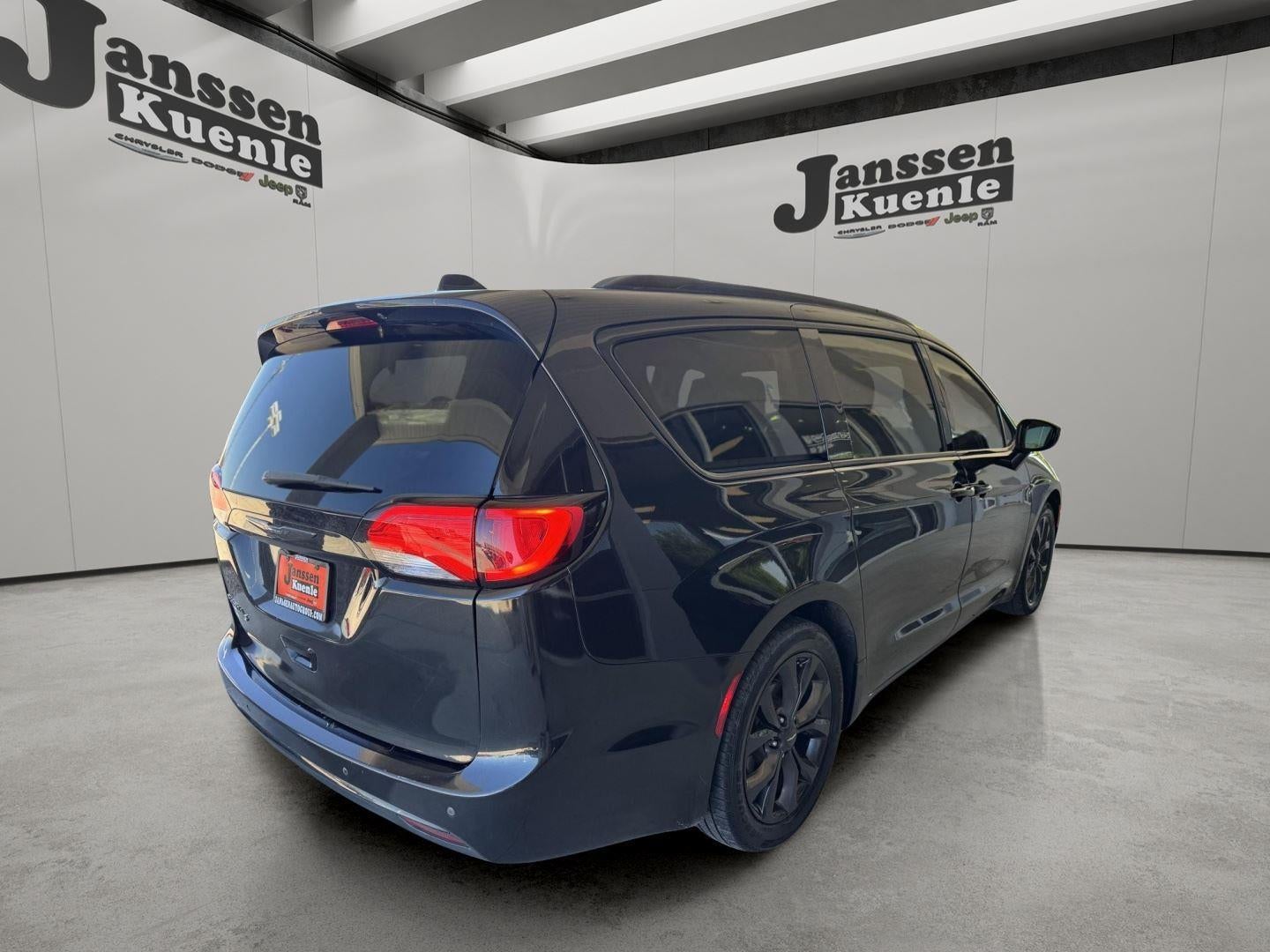 2019 Chrysler Pacifica Touring L Plus