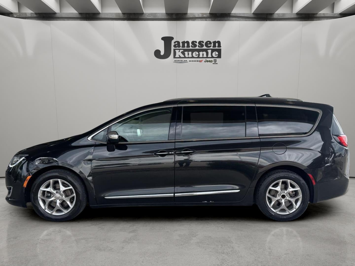 2017 Chrysler Pacifica Limited