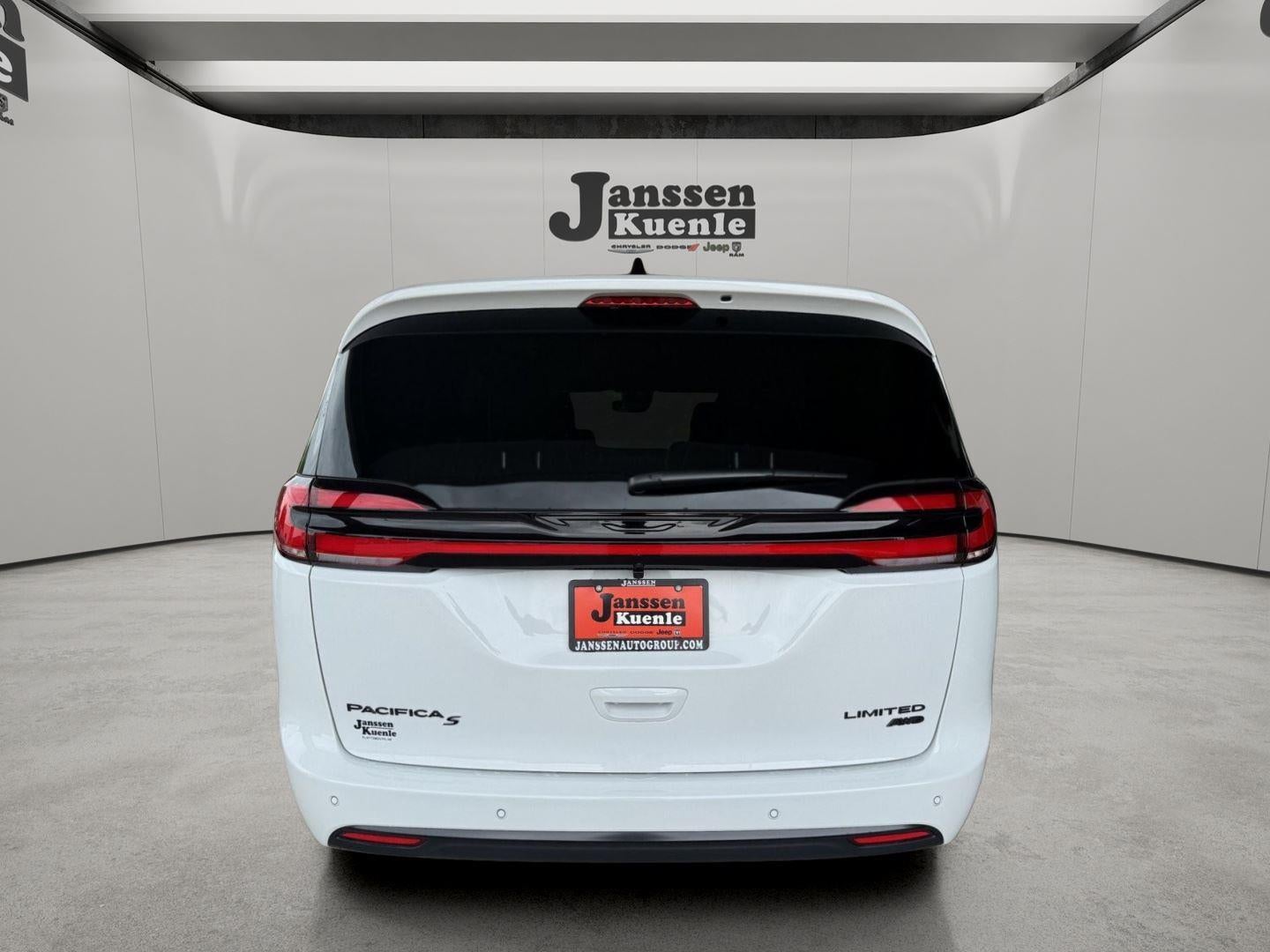 2027 Chrysler Pacifica PACIFICA LIMITED AWD