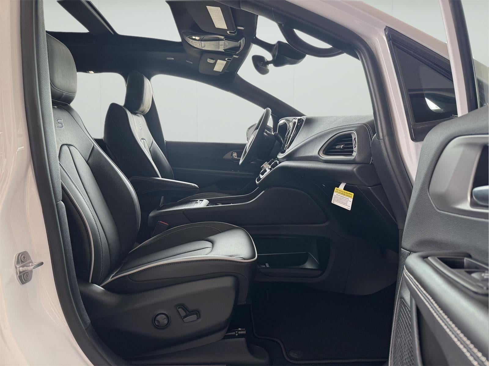 2027 Chrysler Pacifica PACIFICA LIMITED AWD
