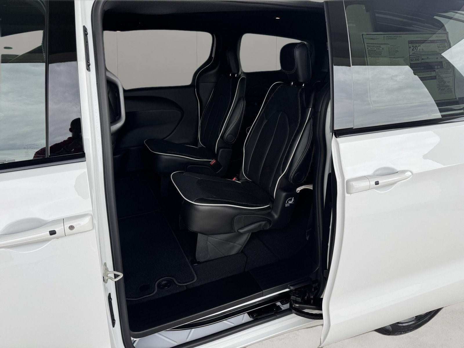 2027 Chrysler Pacifica PACIFICA LIMITED AWD